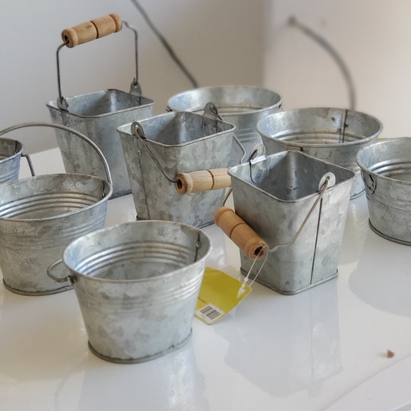 Metal Container Buckets With Handles Measures Approximately 2 To 3 Inches - Picture 8 of 9